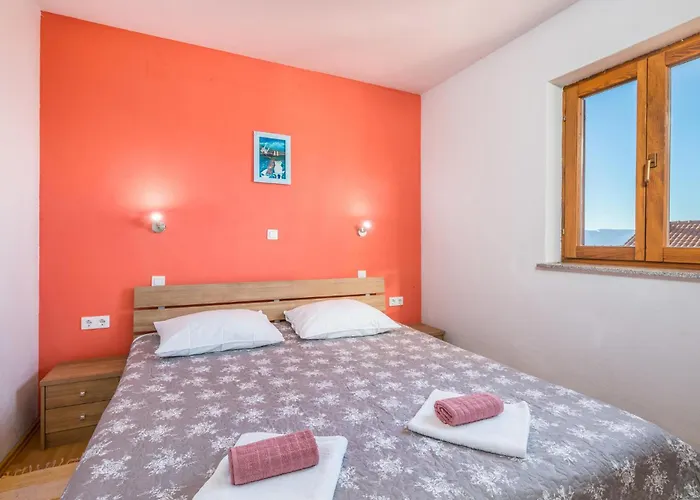2 Bedroom Gorgeous In Njivice