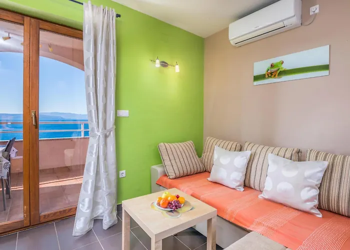 Apartment 2 Bedroom Gorgeous In